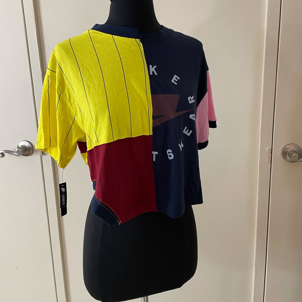 NIKE WOMENS RETRO CROP TOP BRAND NEW